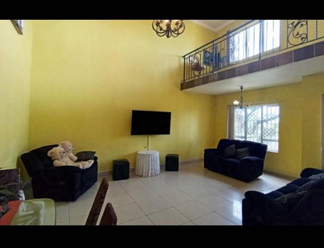 4 BEDROOM HOUSE FOR SALE IN STANGER MANOR